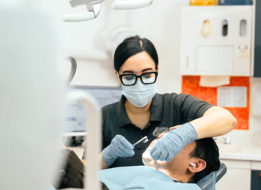 Does teeth cleaning whiten teeth? The difference between dental cleaning and teeth whitening 1 does teeth cleaning whiten teeth